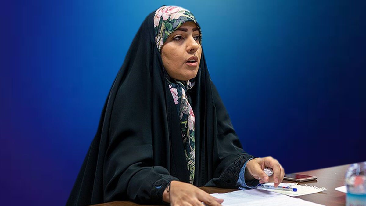 مهدیه شادمانی، فرزند علی شادمانی، فرمانده کشته شده قرارگاه مرکزی خاتم الانبیا فاش کرد پدرش نه از وسایل ارتباطی استفاده می‌کرده و نه در جای ثابتی نظیر خانه سکونت داشته است. او پس از مرگ پدرش نوشت «ردیابی های دقیق اسرائیل فراتر از واتساپ و یا جاسوسی سنتی و فردی است.»