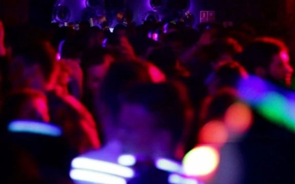 خبرگزاری فارس: نیروی انتظامی یک گروه برگزارکننده مهمانیهای مختلط را بازداشت کرد