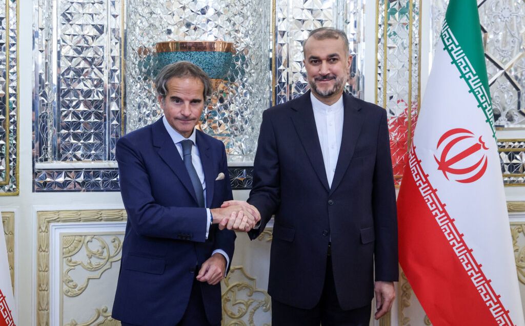 گروسی روز دوشنبه ۱۷ اردیبهشت‌ماه با حسین امیرعبداللهیان دیدار کرد