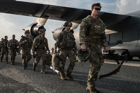 آمریکا از تصمیم خود برای اعزام ۳۰۰ نیروی نظامی دیگر به خاورمیانه خبر داد