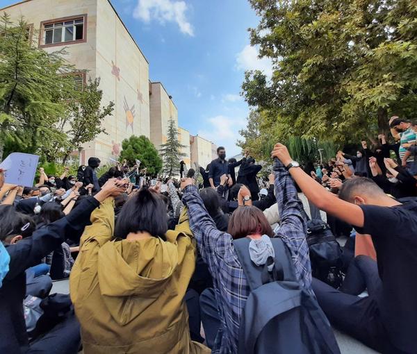 ۸۵ سازمان حقوق‌بشری خواستار ارجاع پرونده نقض حقوق بشر ایران به دیوان کیفری بین‌المللی شدند