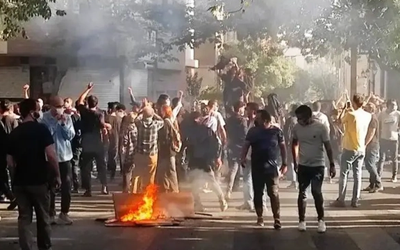 کمیته منصوب رئیسی کشتهشدن ۲۰۲ شهروند در خیزش انقلابی را پذیرفت