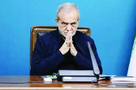 برلماني إيراني: سنقاضي بزشكيان ولاريجاني إذا تم السماح بعودة مفتشي الوكالة الذرية