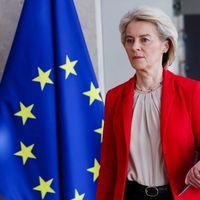 واکنش رییس کمیسیون اروپا به انتقادات از جنگ: نباید برای جمهوری اسلامی اشک ریخت