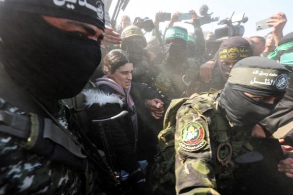 اسرائیل در اعتراض به «هرج و مرج» حماس در آزادی گروگانها آزادی فلسطینیان را متوقف کرد