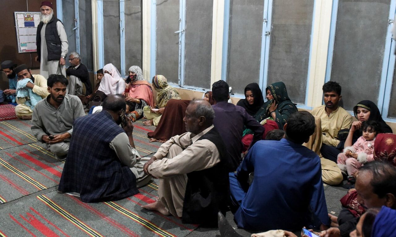 شماری از مسافران نجات‌یافته از عملیات گروگان‌گیری