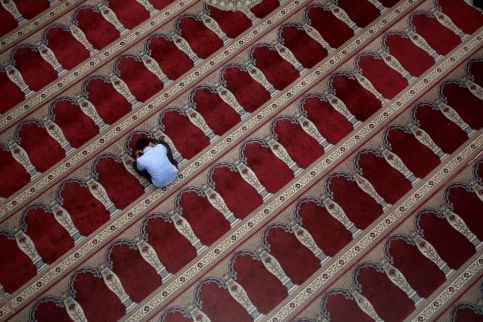 Why Islamist Rulers in Iran Turned Civil Mosques to State Mosques