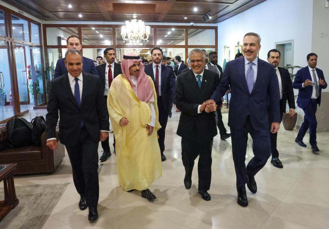 Strikes rock Tehran, Pakistan hosts talks on reopening Hormuz