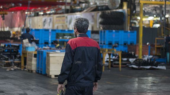 یک مقام صنفی کارگری: کارگران به علت دستمزد پایین به کار در محیطهای بزرگ صنعتی رغبت ندارند