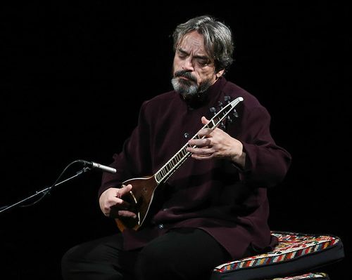 حسین علیزاده، موسیقیدان: کاش روزی برسد که مجبور نباشیم یک دستمان ساز و یک دست سپر باشد