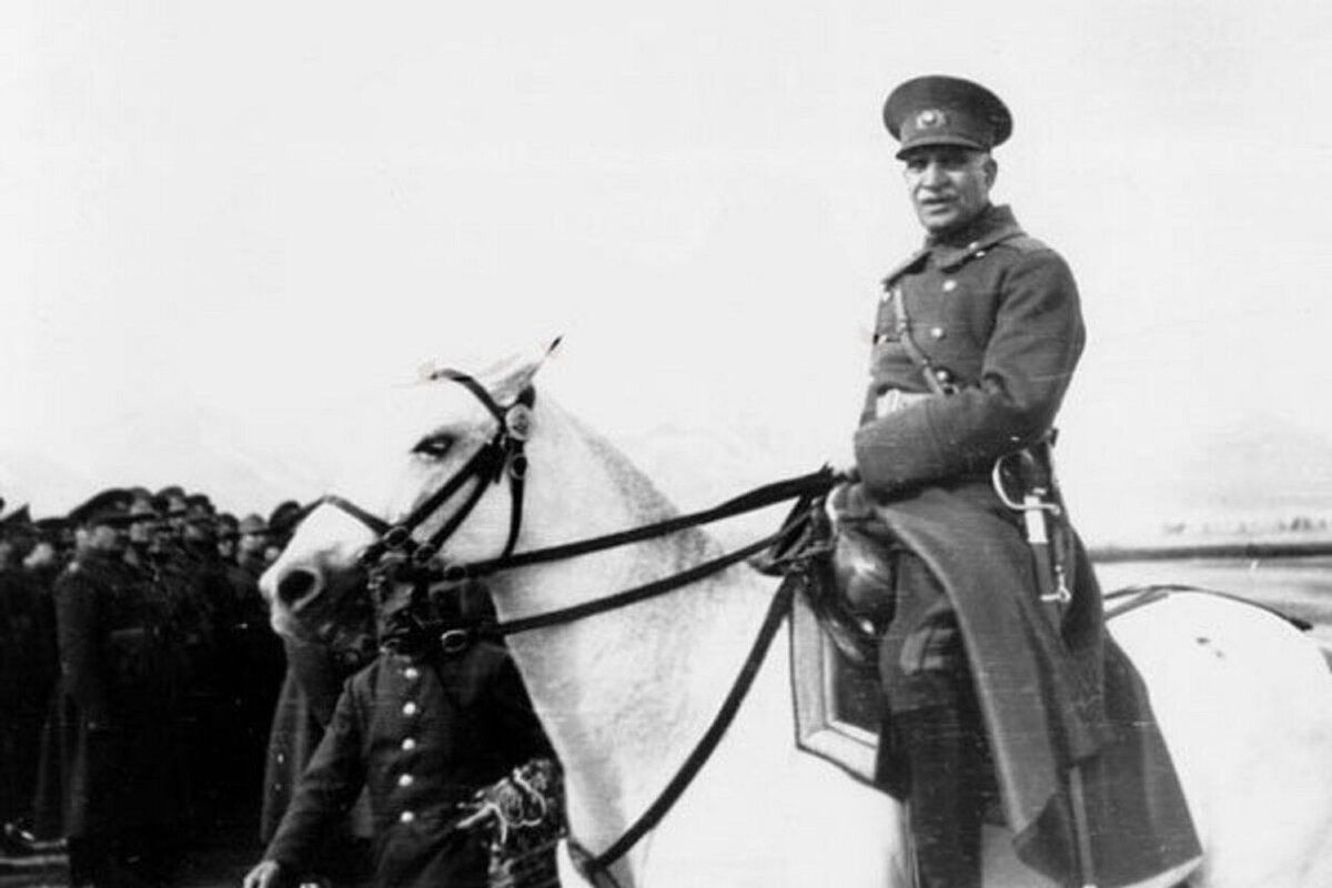 رضاشاه در برابر آخوند و متحجران مذهبی ایستاد؛ گفت‌وگو با عباس میلانی