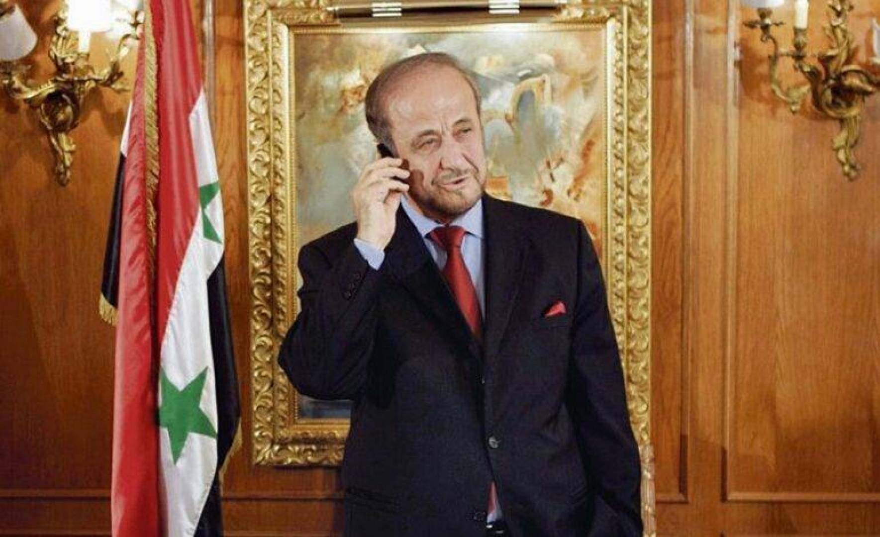 بشار اسد به عموی خود که علیه حافظ اسد کودتا کرده بود اجازه داد از فرانسه به سوریه برگردد