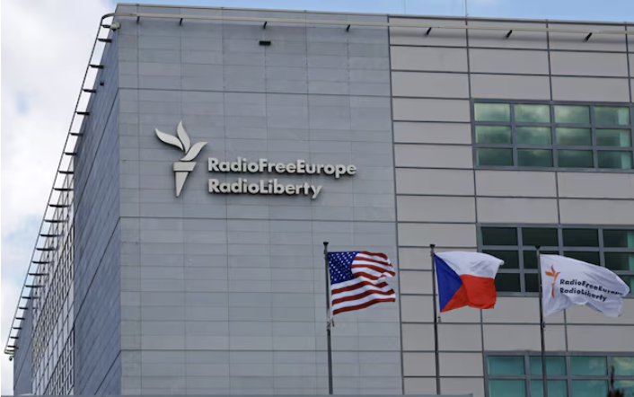 به حکم دادگاه، دستور دولت ترامپ برای قطع بودجه رادیو اروپای آزاد به طور موقت متوقف شد