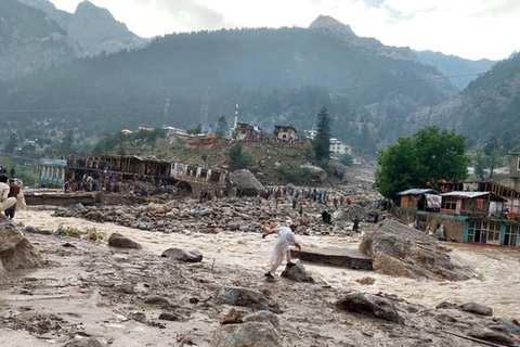 تلفات سیلاب در نورستان افغانستان به ۲۳ نفر رسید