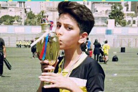 مادر سیاوش محمودی، معترض کشتهشده: جای اینکه به تو توپ پاس بدهند، گلوله به سرت شلیک کردند