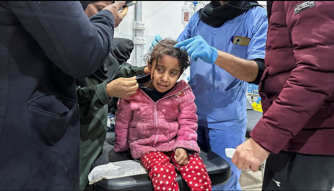 در حملات هوایی اسرائیل در روز جمعه، ۲۵ فلسطینی از جمله ۷ کودک کشته شدند