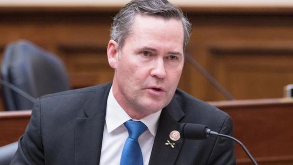 عضو کنگره: بایدن حوثیها را از فهرست تروریسم خارج کرد اما آنها به سفارت آمریکا حمله کردند