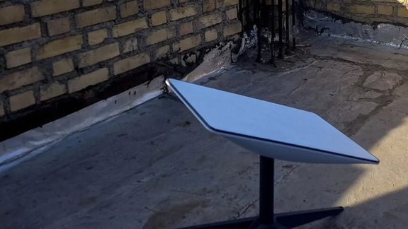 100,000 Iranians use Starlink to defy internet curbs