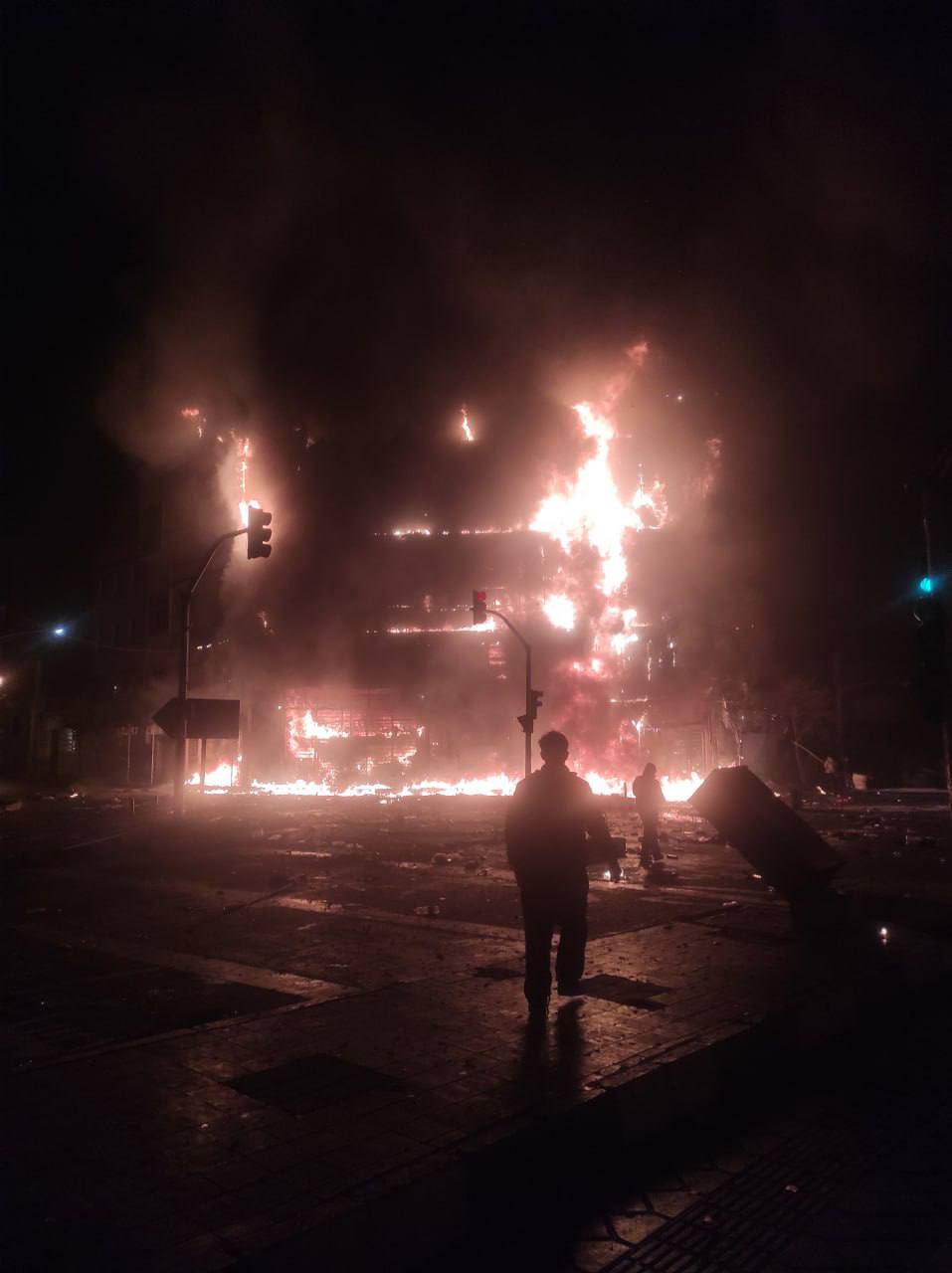 پیام مخاطب: ماموران هم مجروحان و هم بانک‌های خون را از بیمارستان‌ پورسینای رشت بردند