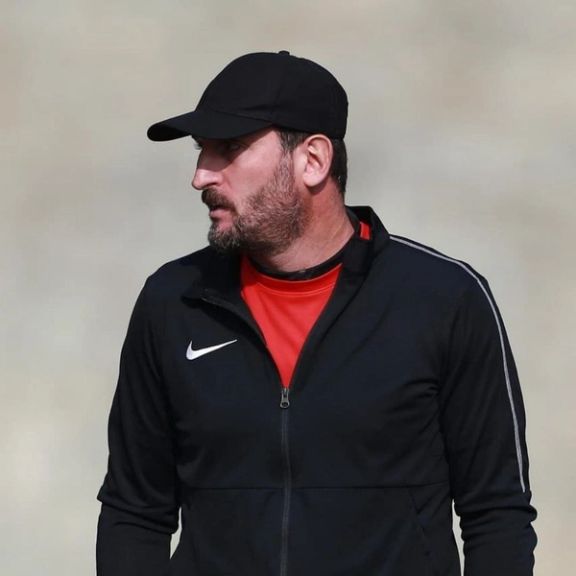 ادموند بزیک، ستاره پیشین قرمزها، سرمربی موقت تیم امید پرسپولیس شد