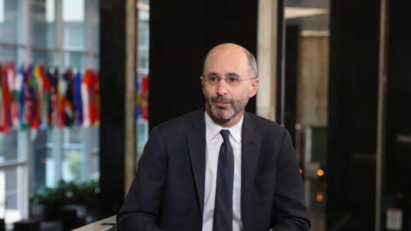 استقبال نماینده آمریکا در امور ایران از اقدام واتساپ برای برقراری ارتباط ایرانیان با جهان