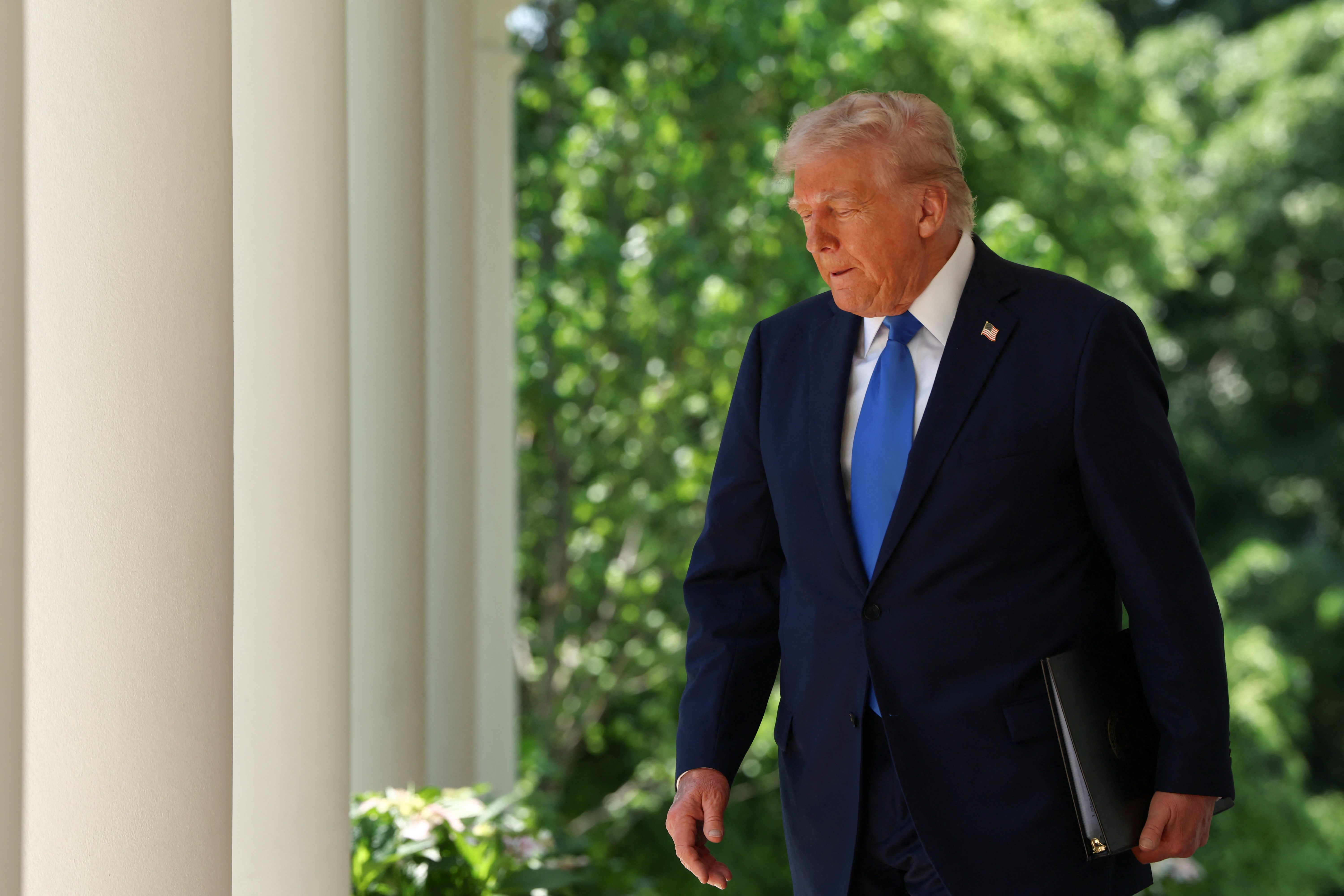 دونالد ترامپ: هر کشوری که از ایران نفت بخرد، حق انجام تجارت با آمریکا را نخواهد داشت