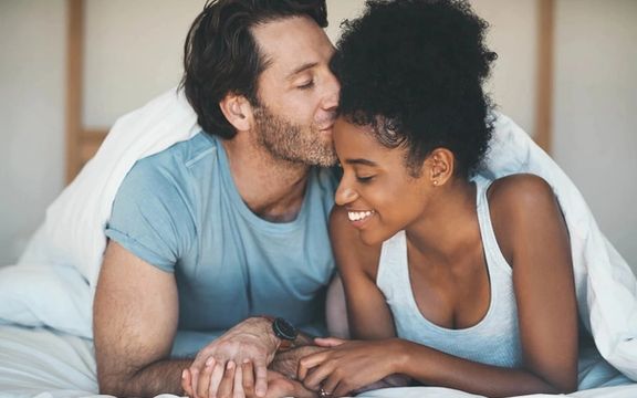 زوجها هر چند وقت یکبار باید رابطه جنسی داشته باشند؟