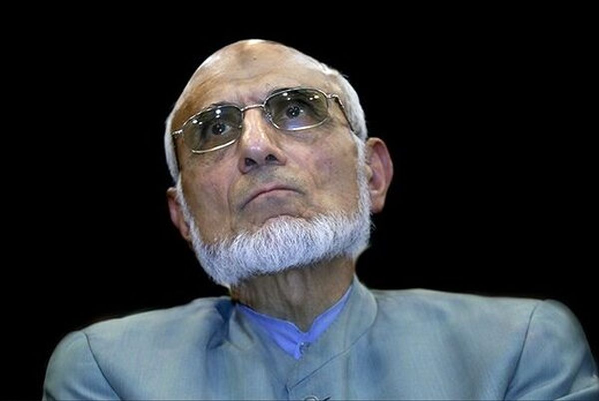 یک عضو مجمع تشخیص مصلحت نظام خواستار افزایش قیمت بنزین شد