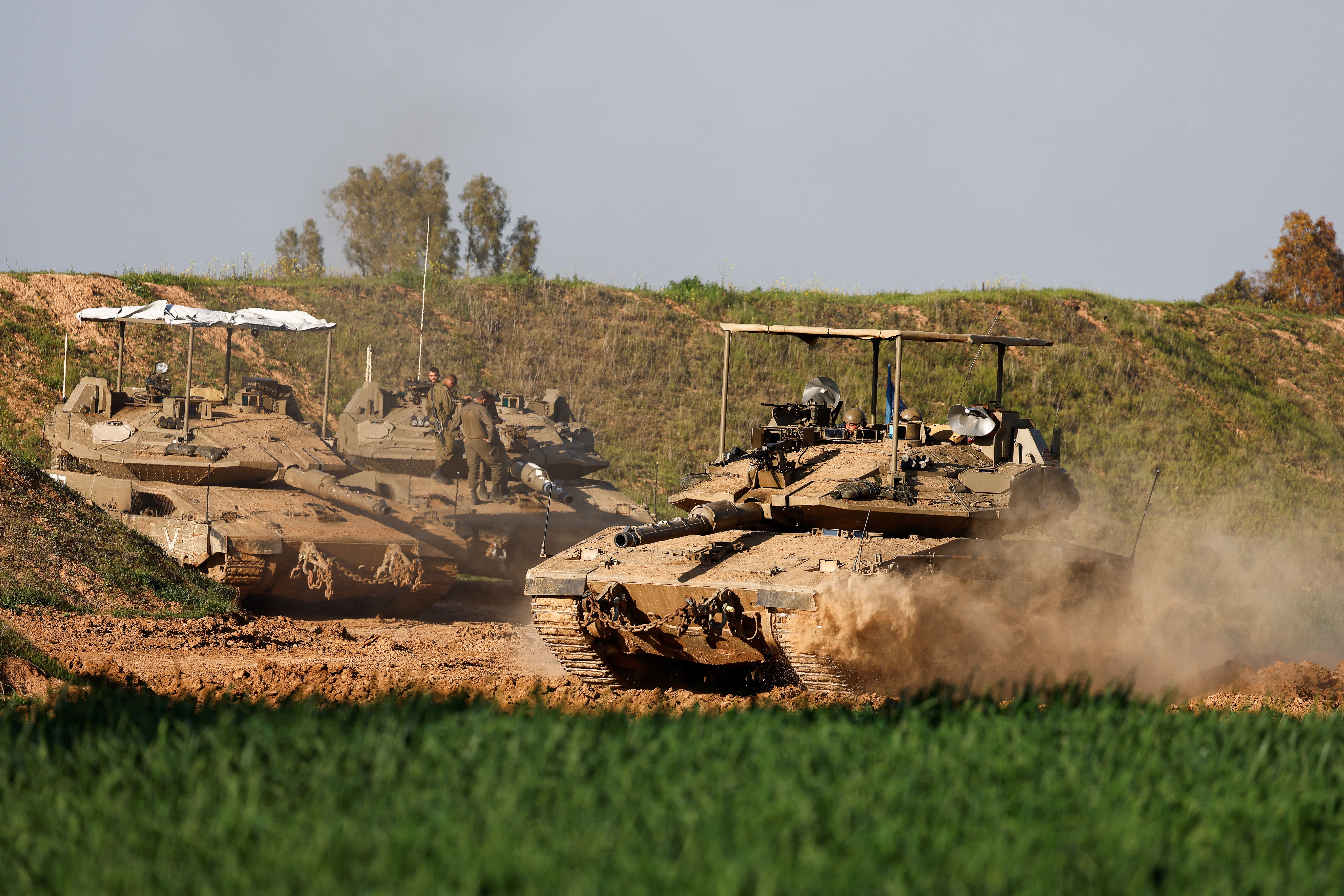 تانک‌های اسرائیلی در نزدیکی مرز نوار غزه، ۲۰ اسفند