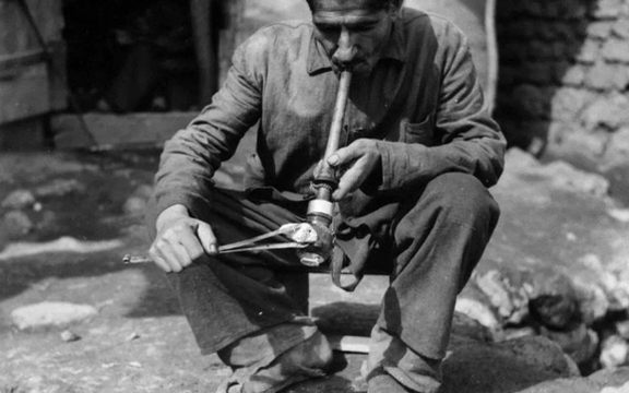 Iranians question official inaction over opium epidemic