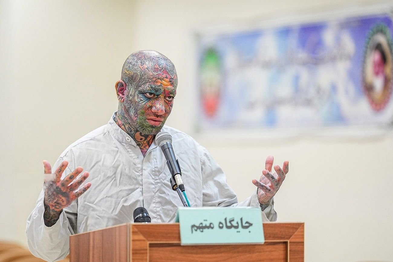 وکیل امیر تتلو: موکلم در زندان مداحی می‌کند و عفوش در دست بررسی است