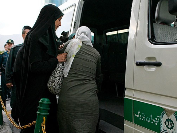 مجموعه فعالان حقوق بشر در ایران: حکومت بر تحقیر کردن زنان تمرکز کرده