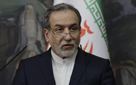 وزير الخارجية الإيراني لنظيره السعودي: أميركا مسؤولة عن الهجوم