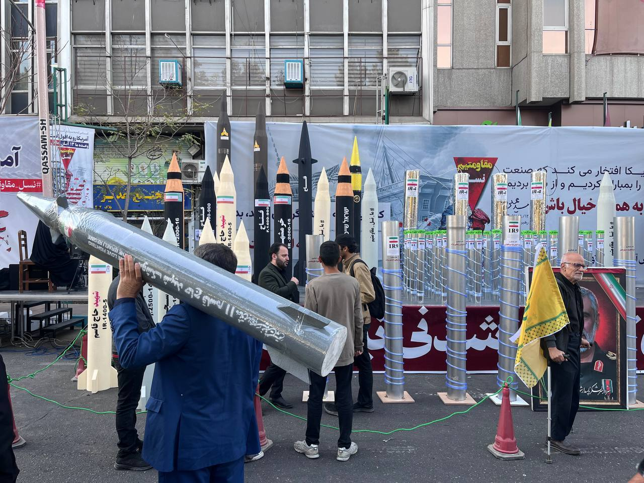 واشينگتن‌پست: بحران ايران تنها با ديپلماسی همراه با تهديد معتبر نظامی حل می‌شود