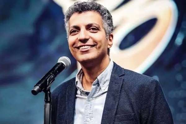 Iran bans popular football commentator’s program
