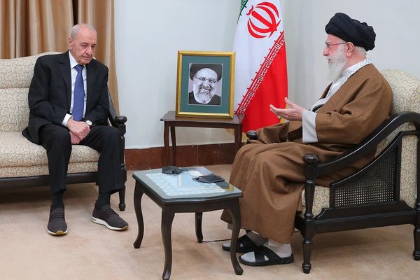 رسانه لبنانی: نبیه بری خواستار «فتوای» خامنهای برای تحویل تسلیحات سنگین حزبالله شد