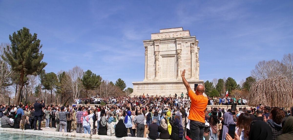 پلیس امنیت از بازداشت شهروندانی خبر داد که در مراسم تحویل سال علیه حکومت شعار دادند