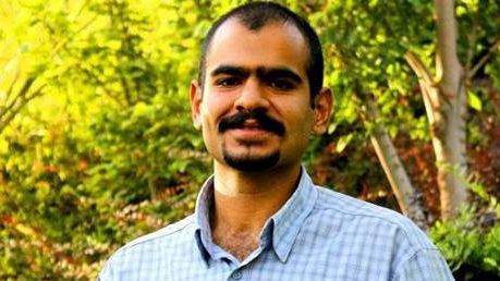 خانواده کسری نوری، دانشجوی زندانی، اعلام کردند او به بازداشتگاه اطلاعات شیراز منتقل شده