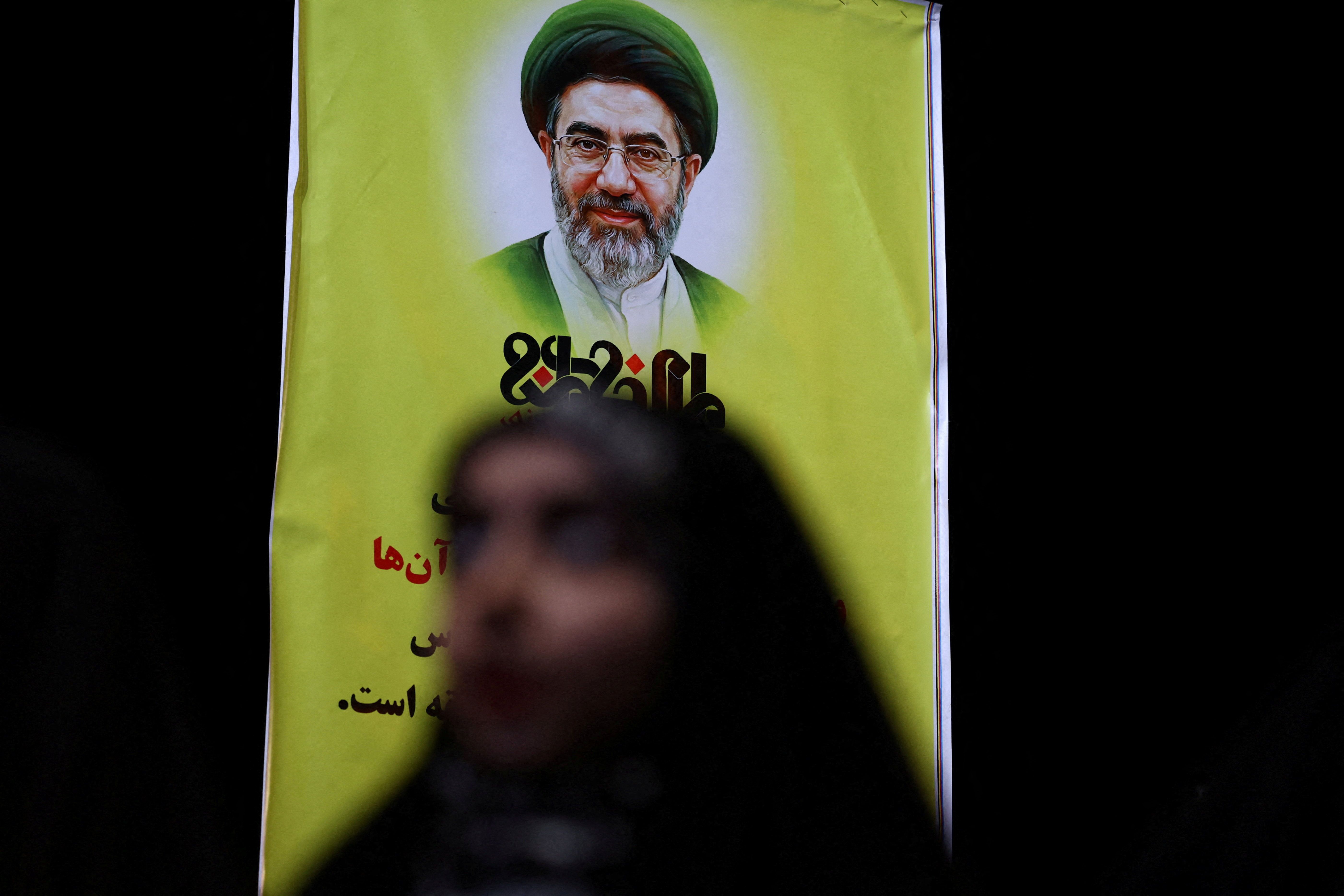 وال‌استریت ژورنال: غیبت طولانی مجتبی خامنه‌ای به اختلاف در میان حامیان حکومت دامن زده است