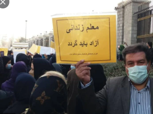 بیش از ۶۰۰ کنشگر از بی‌خبری از وضعیت جواد لعل‌محمدی، معلم و فعال مدنی، ابراز نگرانی کردند