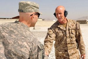 معاون پیشین سنتکام میگوید آمریکا میتواند حکومت ایران را ظرف چند ساعت از کار بیندازد