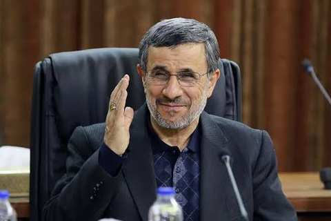 "هآرتس": "الموساد" الإسرائيلي وضع أحمدي نجاد في الحسبان لقيادة إيران بعد الإطاحة بالنظام