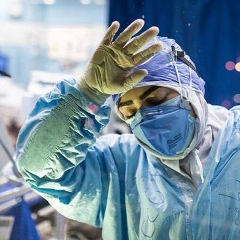 کمبود ۱۰۰ هزار پرستار در پی مهاجرت و کرونا؛ فرسودگی پیش از موعد به دلیل شیفتهای اجباری