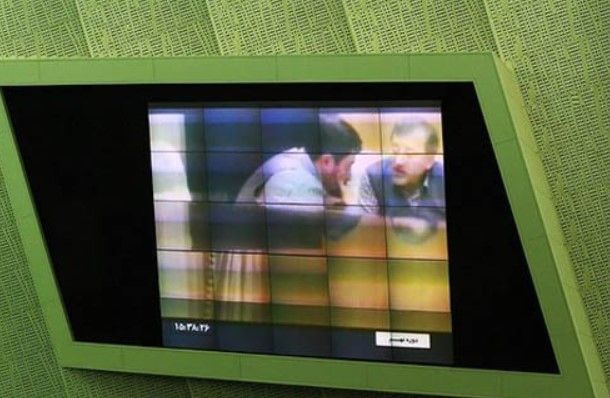 در جریان استیضاح شیخ‌الاسلامی، وزیر کار، احمدی‌نژاد فیلمی در مجلس به نمایش گذاشت که نشان می‌داد فاضل، یکی از برادران لاریجانی، می‌خواسته با کمک سعید مرتضوی به بابک زنجانی که در آن زمان به او «ب.ز» می‌گفتند، نزدیک شود. این اوج چالش لاریجانی و احمدی‌نژاد بود