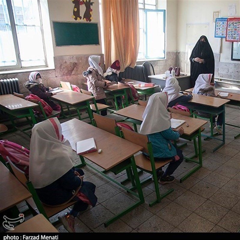 سلطات  محافظة خراسان الجنوبيّة في إيران تؤکد وقوع اعتداء جنسي على 18 طالبة من قِبل معلم