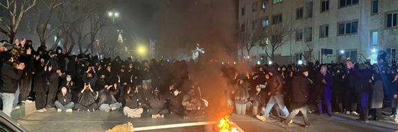 پیام مخاطب از بروجرد: سپاه سردخانه بیمارستان را برای نگهداری اجساد معترضان پلمب کرد