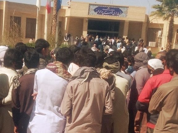 توییتر فارسی وزارت خارجه آمریکا: نگران قطع اینترنت و خشونت دولتی علیه سوختبران و معترضان در سیستان و بلوچستان هستیم