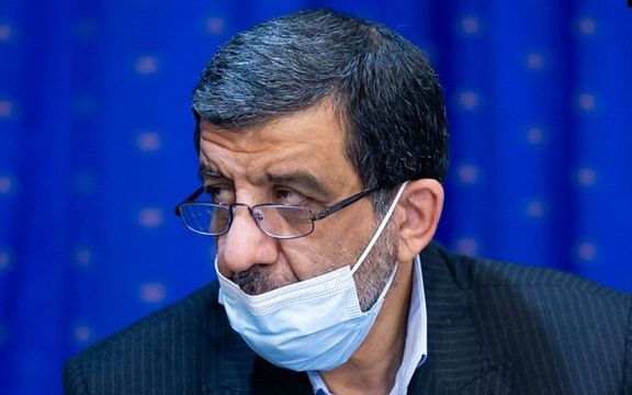 عزتالله ضرغامی در نمایشگاه گردشگری وام ۲۰ میلیون تومانی خرید صنایع دستی گرفت