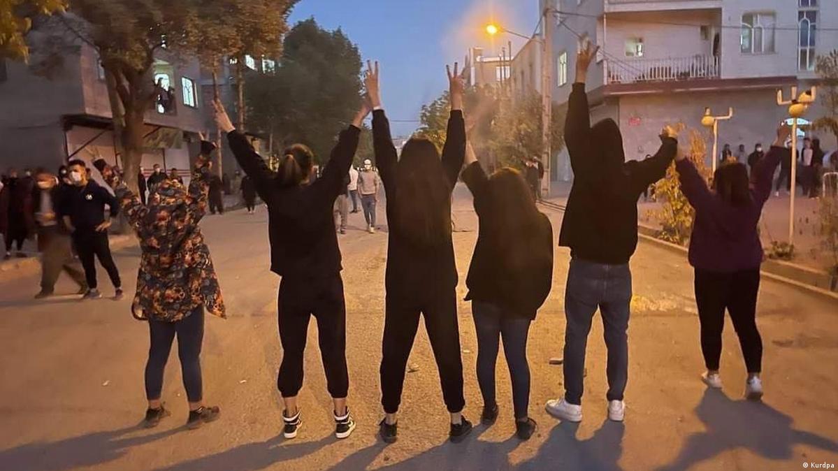 ادامه فراخوان‌ها برای خیزش ۱۶ آذر همزمان با تداوم اعتراضات و تشدید سرکوب معترضان