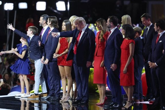 مدیران کارزار ترامپ: ترامپ نشان میدهد پس از بایدن، هریس را هم کنار میگذارد